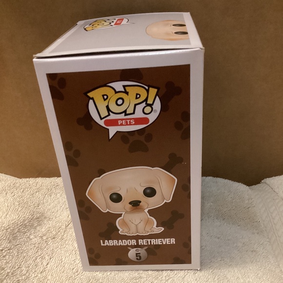 Funko Pop! Pets LABRADOR RETRIEVER NEW Hard To Find - Picture 4 of 6